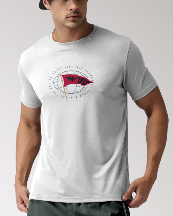 Një flamur T-Shirt